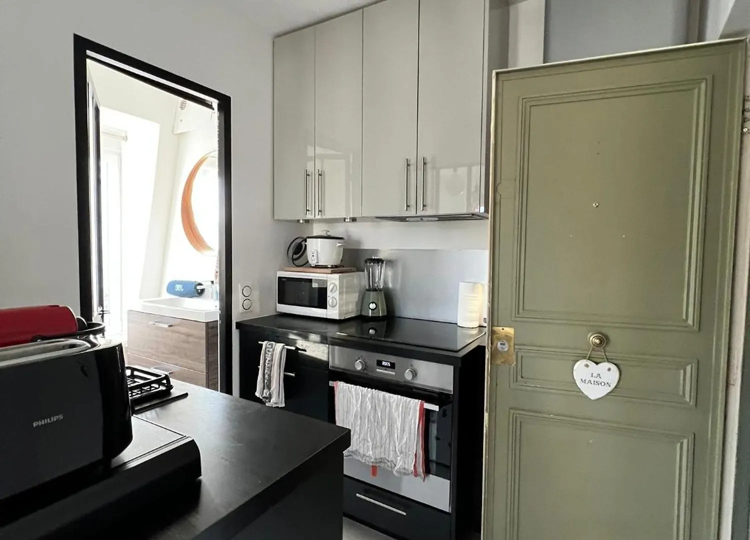 Cosy 2 Person Studio - Near Eiffel Tower 파리 0*,  프랑스